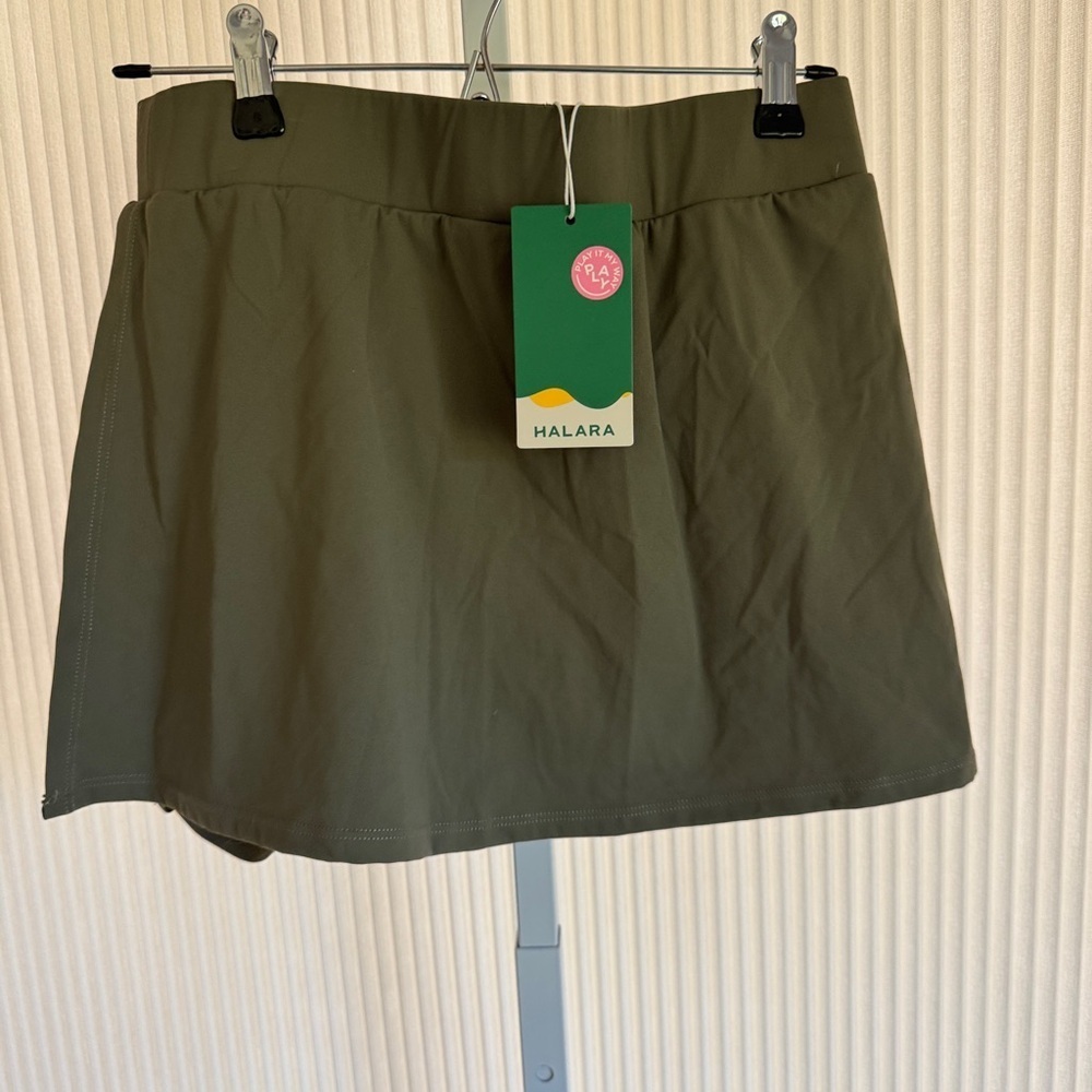 Halara High Waisted 2-in-1 Pocket Adjustable Leg Buckle Skirt NWT Medium Green - Picture 6 of 6